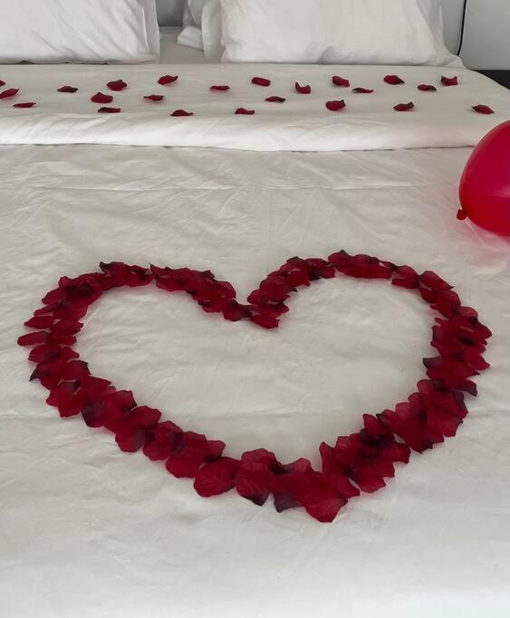 Suite « Body Love » - Jacuzzi Privatif Créteil Kültér fotó