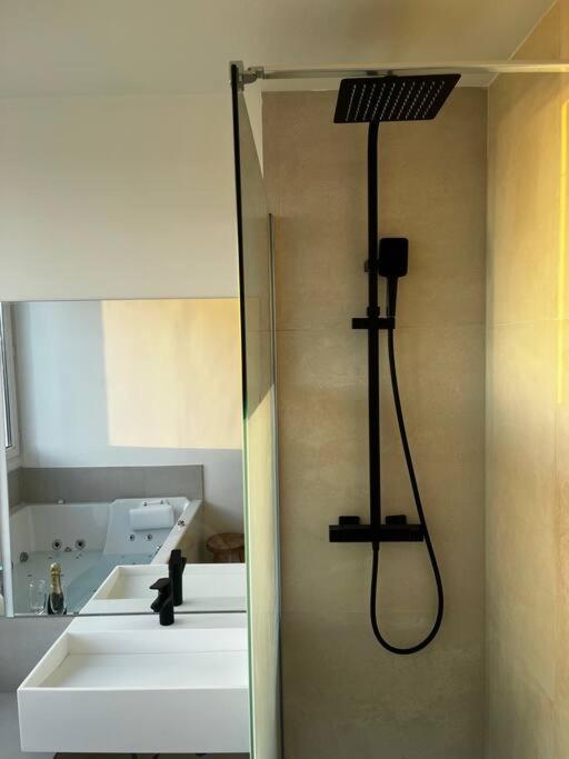 Suite « Body Love » - Jacuzzi Privatif Créteil Kültér fotó