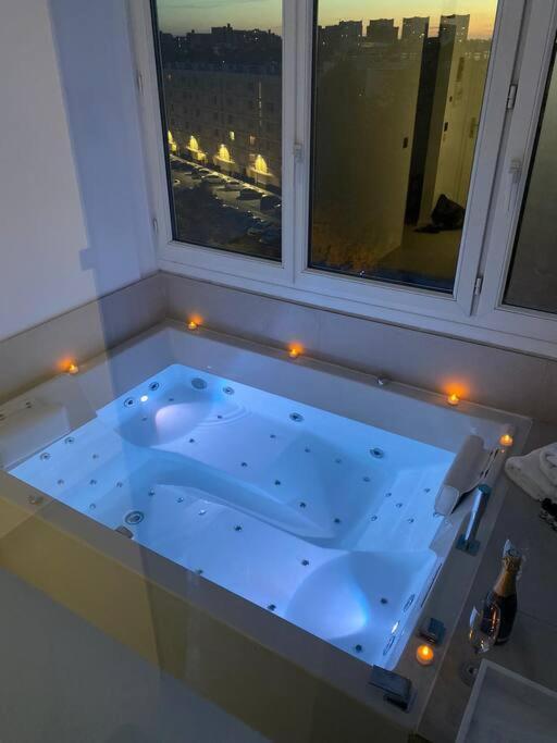 Suite « Body Love » - Jacuzzi Privatif Créteil Kültér fotó